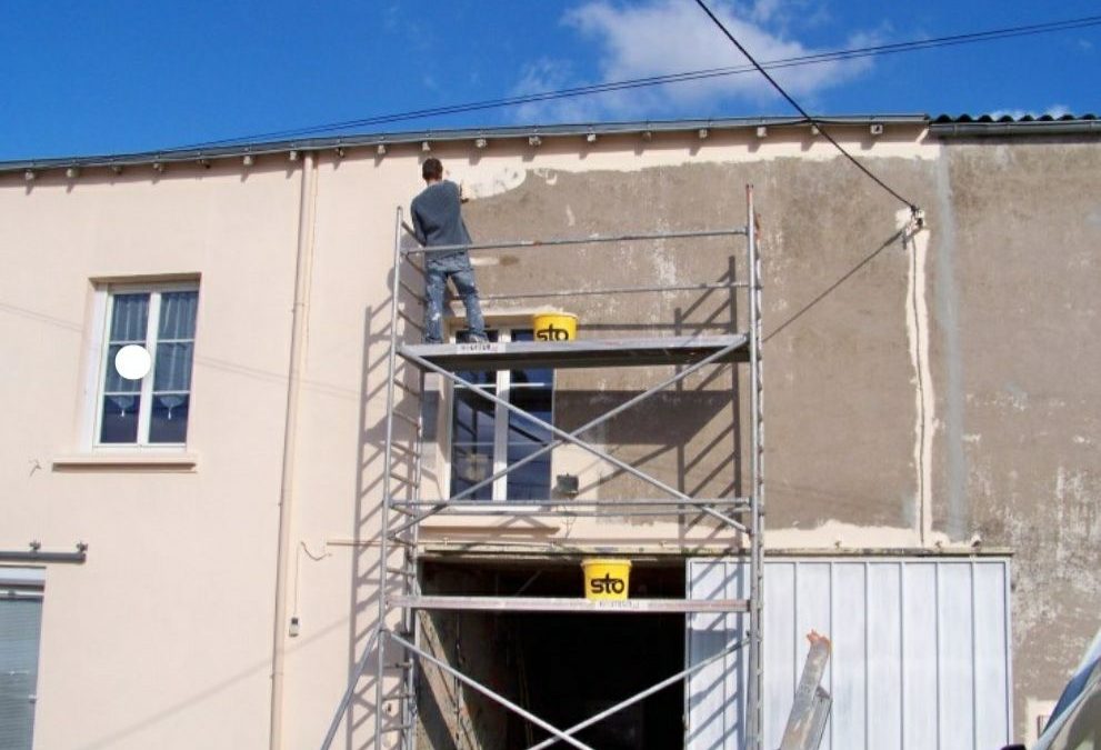 Ravalement de Façade – Partie 1/3 : Le Nettoyage avant travaux
